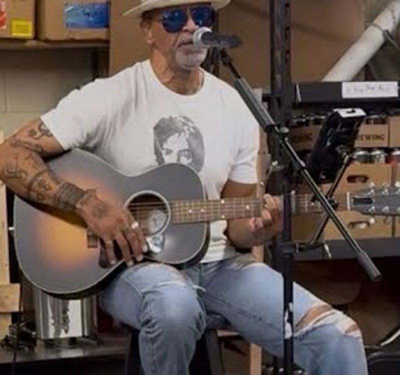 Live acoustic music at a North Carolina brewery