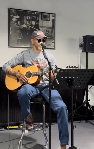 Solo acoustic musician Mike Gaskins performing live